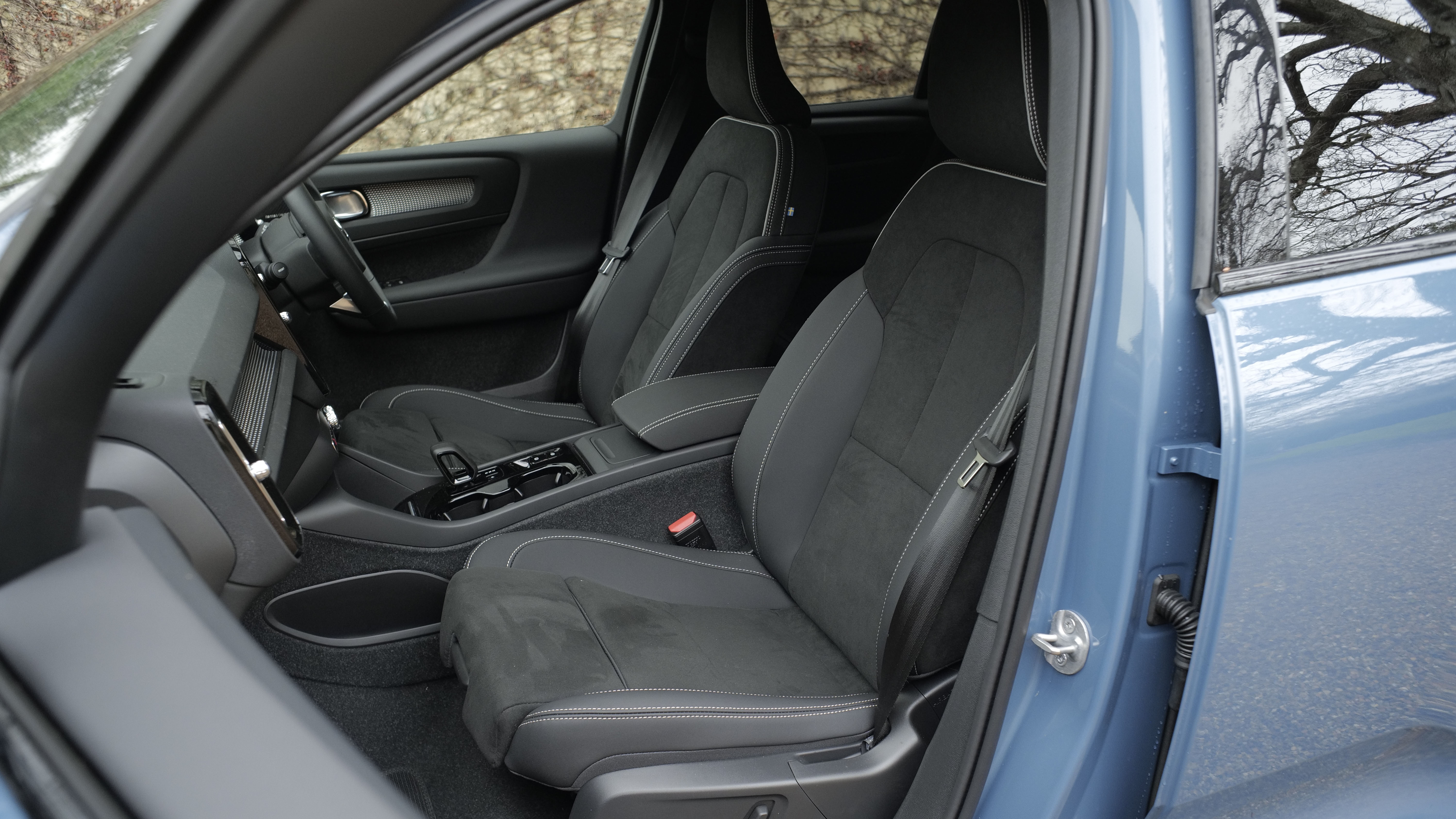 VOLVO XC40 ESTATE 2.0 B3P Plus Black Edition 5dr Auto